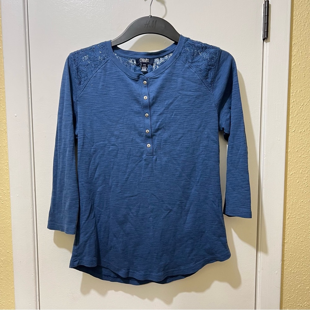 Chaps Denim Women’s Blue Henley Top 3/4 Sleeve Lace Shoulder Detail Size L